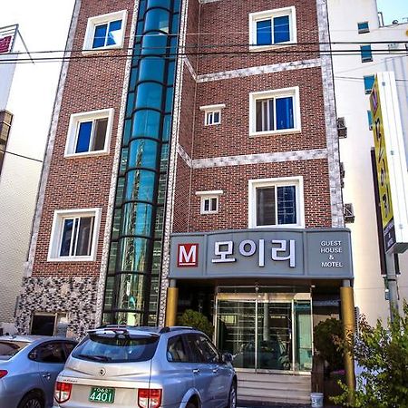 Moiri Guesthouse Йосу Екстериор снимка