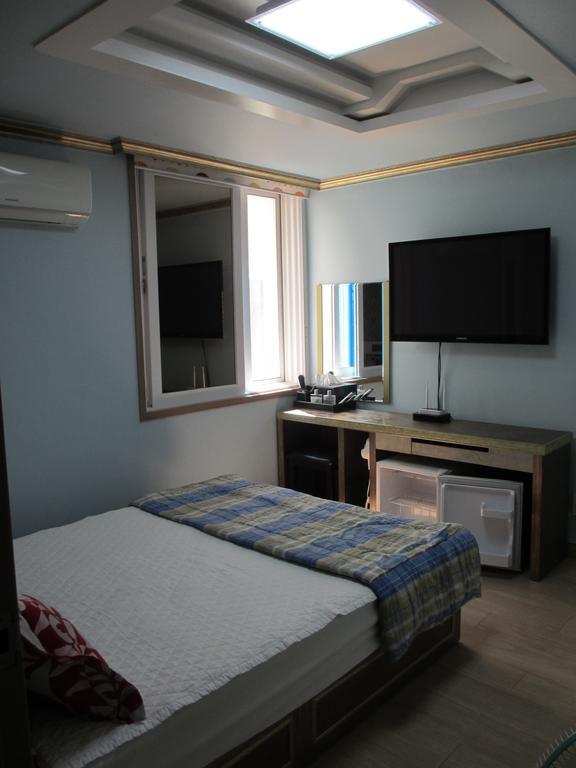 Moiri Guesthouse Йосу Екстериор снимка