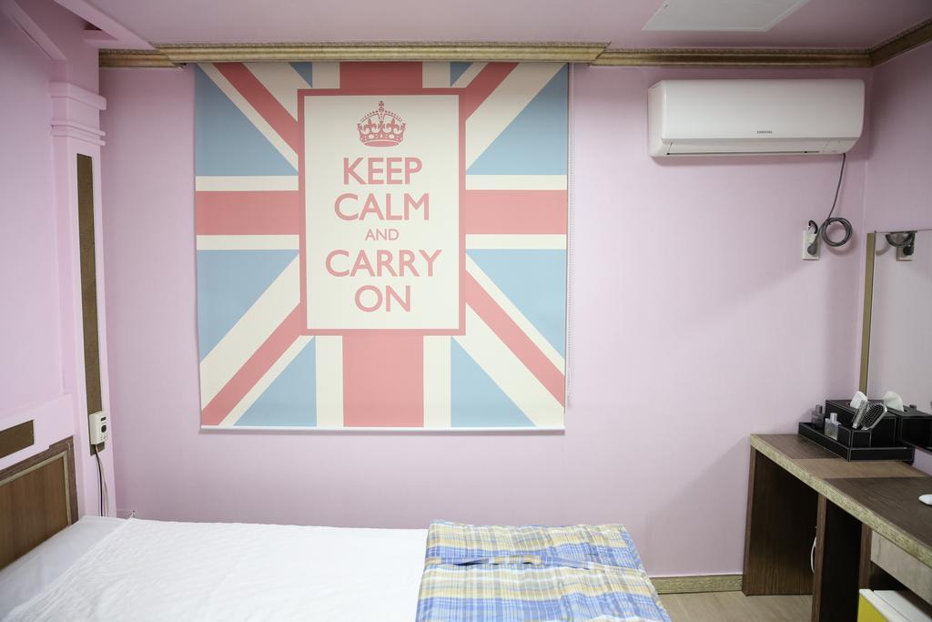 Moiri Guesthouse Йосу Екстериор снимка