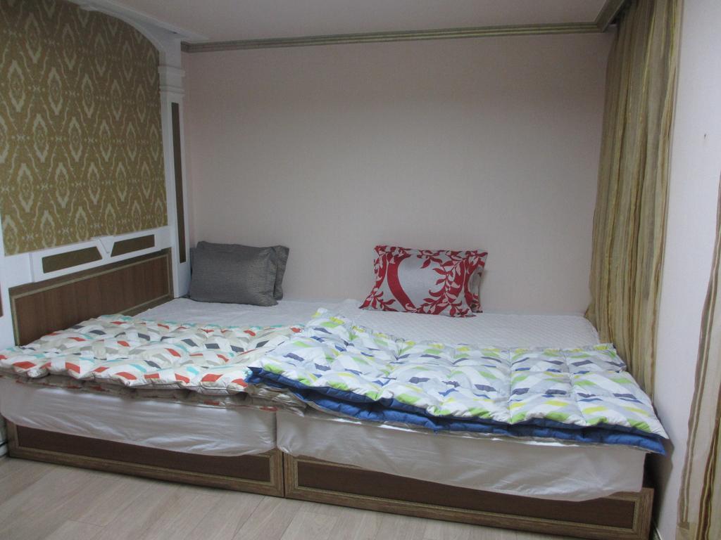 Moiri Guesthouse Йосу Екстериор снимка