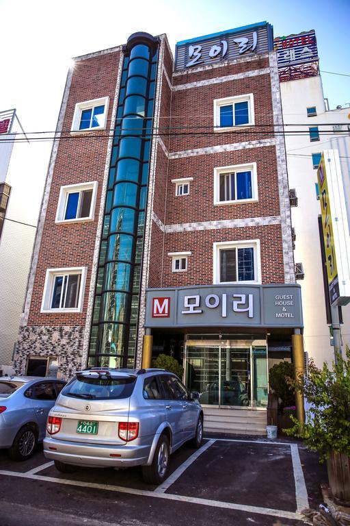 Moiri Guesthouse Йосу Екстериор снимка
