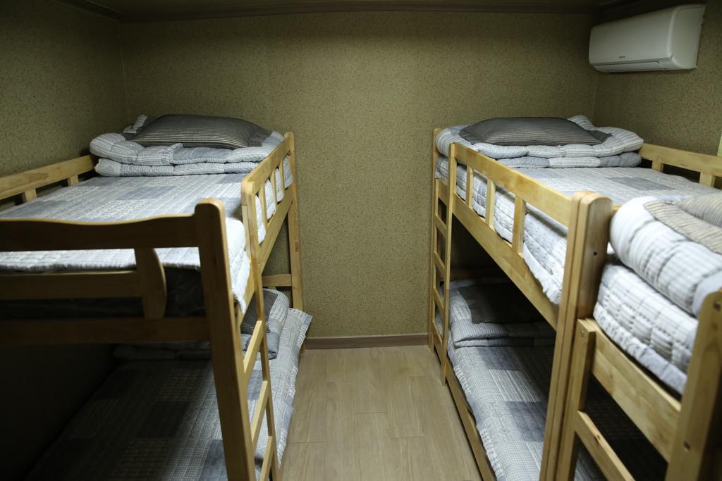 Moiri Guesthouse Йосу Екстериор снимка