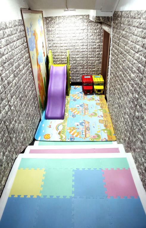 Moiri Guesthouse Йосу Екстериор снимка