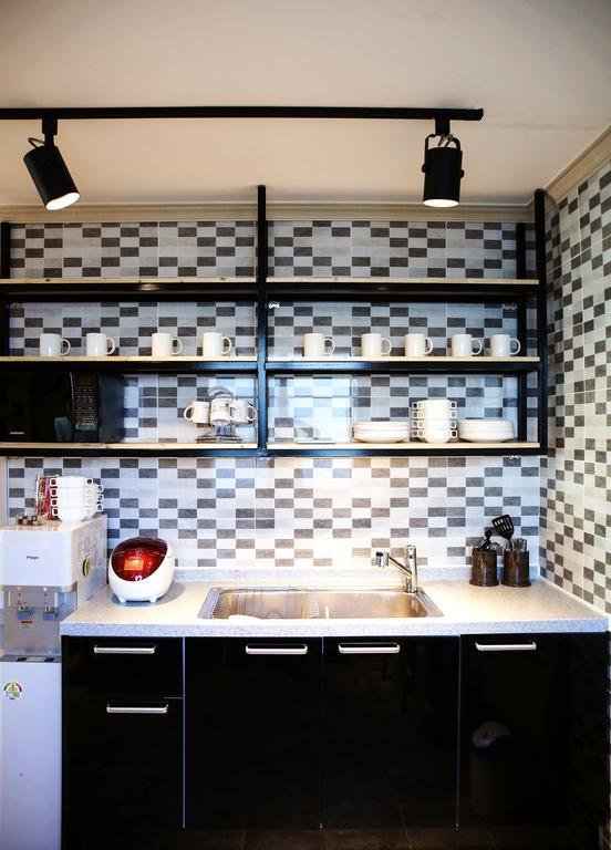 Moiri Guesthouse Йосу Екстериор снимка