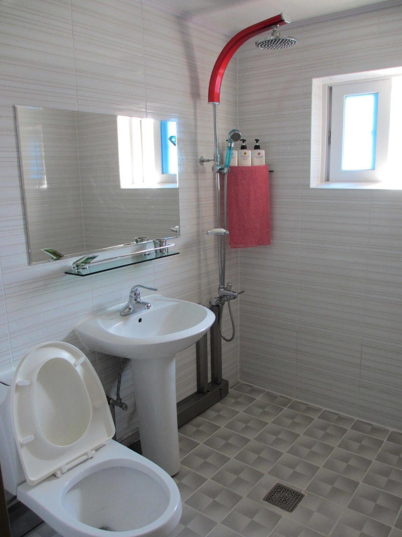 Moiri Guesthouse Йосу Екстериор снимка